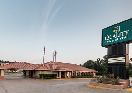 Pet Friendly Quality Inn & Suites in Lufkin, Texas