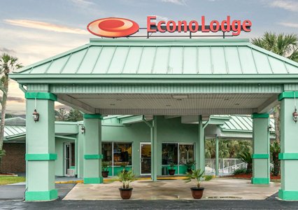 Pet Friendly Econo Lodge North in Lake City, Florida