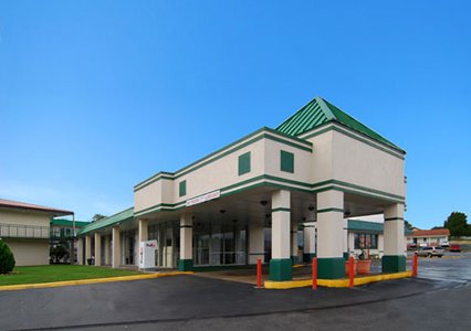 Pet Friendly Econo Lodge in Benton, Arkansas