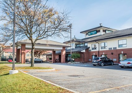 Pet Friendly Quality Inn in Barrie, Ontario