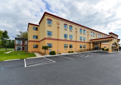 Pet Friendly Econo Lodge in Carlisle, Pennsylvania