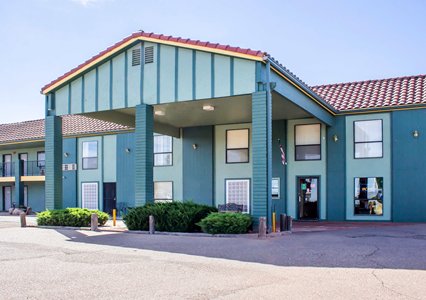 Pet Friendly Rodeway Inn Silver Creek Inn in Taylor, Arizona