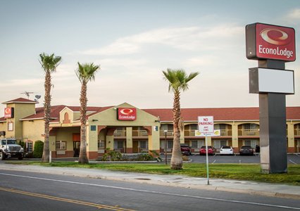 Pet Friendly Econo Lodge in Westley, California