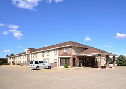 Pet Friendly Econo Lodge in Sioux Center, Iowa