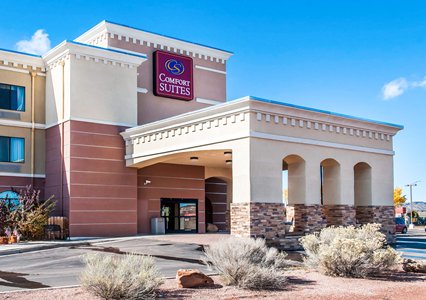 Pet Friendly Comfort Suites in Gallup, New Mexico
