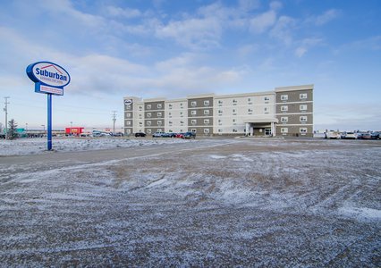 Pet Friendly Suburban Extended Stay Hotel in Kindersley, Saskatchewan