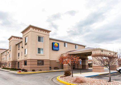 Pet Friendly Comfort Inn & Suites in Rawlins, Wyoming