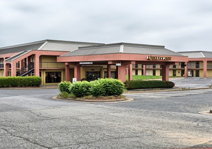 Pet Friendly Quality Inn Fredericksburg, Central Park Area in Fredericksburg, Virginia