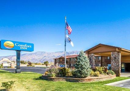 Pet Friendly Comfort Inn Lone Pine near Mount Whitney in Lone Pine, California