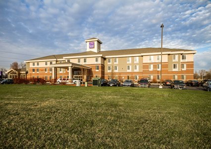 Pet Friendly Sleep Inn & Suites in Madison, Wisconsin