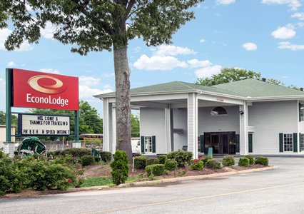 Pet Friendly Econo Lodge in Eufaula, Alabama