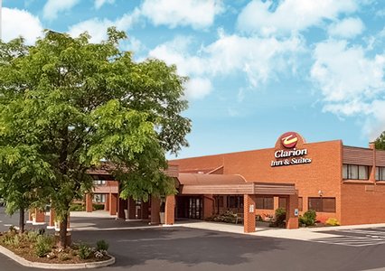 Pet Friendly Quality Inn and Suites in Altoona, Pennsylvania