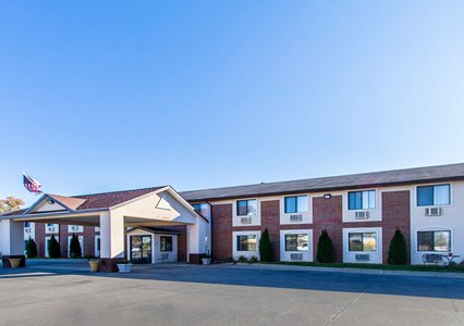 Pet Friendly Quality Inn & Suites in Ottumwa, Iowa