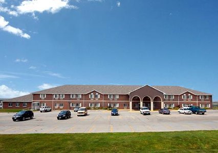 Pet Friendly Econo Lodge Inn & Suites West in Omaha, Nebraska