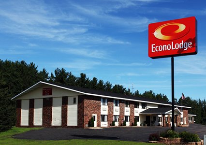 Pet Friendly Econo Lodge in Merrill, Wisconsin