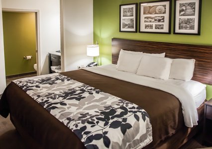 Pet Friendly Sleep Inn & Suites I-70 at Wanamaker in Topeka, Kansas