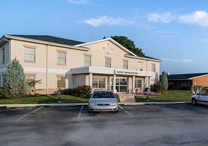 Pet Friendly Quality Inn & Suites Skyways in New Castle, Delaware