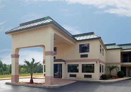 Pet Friendly Econo Lodge Byron - Warner Robins in Byron, Georgia