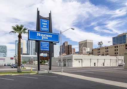 Pet Friendly Rodeway Inn Downtown Phoenix in Phoenix, Arizona