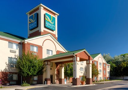 Pet Friendly Quality Inn & Suites Lakewood - Denver Southwest in Lakewood, Colorado