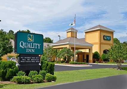 Pet Friendly Quality Inn in Warsaw, North Carolina