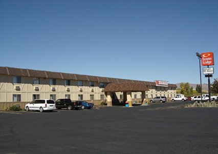 Pet Friendly Econo Lodge in Evanston, Wyoming