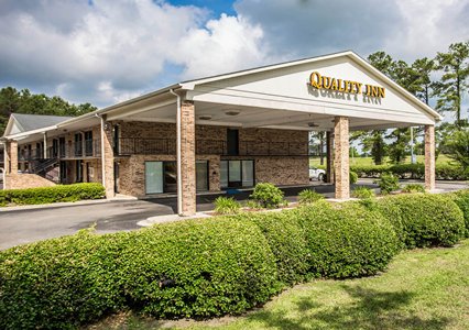 Pet Friendly Quality Inn in Manning, South Carolina