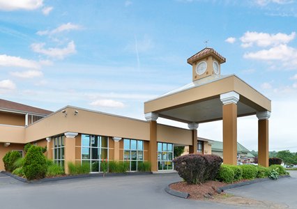 Pet Friendly Quality Inn East Haven -  New Haven in East Haven, Connecticut