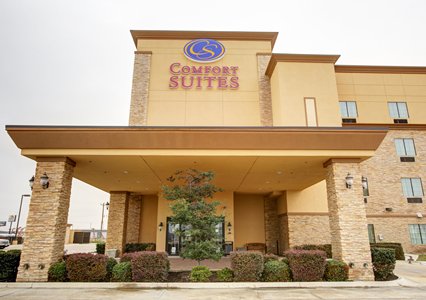 Pet Friendly Comfort Suites Buda - Austin South in Buda, Texas