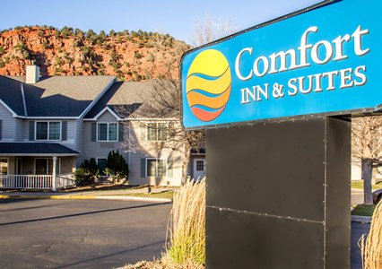 Pet Friendly Comfort Inn & Suites in Carbondale, Colorado