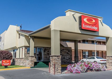 Pet Friendly Econo Lodge Downtown in Vernal, Utah