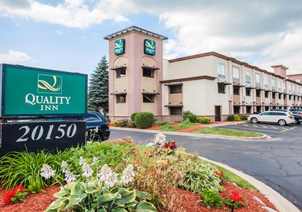 Pet Friendly Quality Inn in Brookfield, Wisconsin