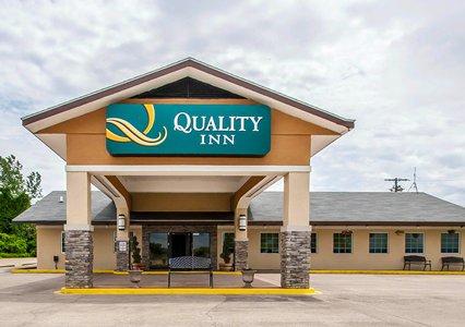 Pet Friendly Quality Inn in Cairo, Illinois