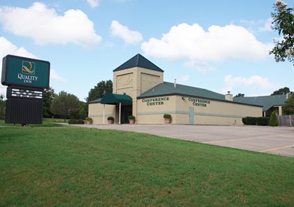 Pet Friendly Quality Inn & Conference Center in Heber Springs, Arkansas