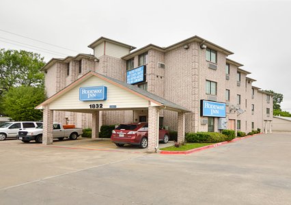 Pet Friendly Rodeway Inn in Carrollton, Texas