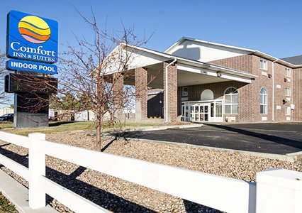 Pet Friendly Comfort Inn & Suites North in Hays, Kansas