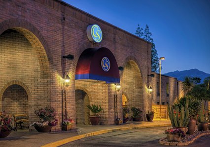 Pet Friendly Comfort Suites at Sabino Canyon in Tucson, Arizona