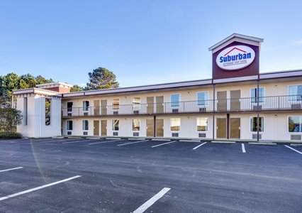 Pet Friendly Econo Lodge in Selma, North Carolina