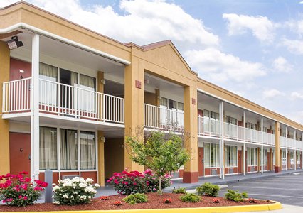 Pet Friendly Quality Inn Fredericksburg near Historic Downtown in Fredericksburg, Virginia