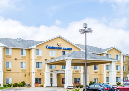 Pet Friendly Comfort Inn & Suites in Pittsburg, Kansas