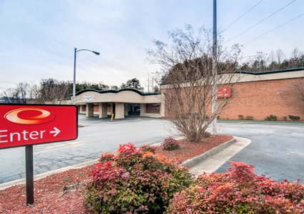 Pet Friendly Econo Lodge in Martinsville, Virginia