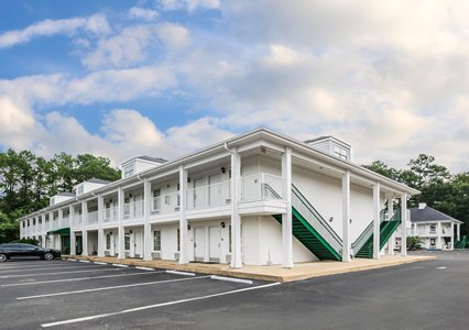 Pet Friendly Quality Inn in Bainbridge, Georgia