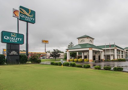 Pet Friendly Quality Inn in Lebanon, Tennessee