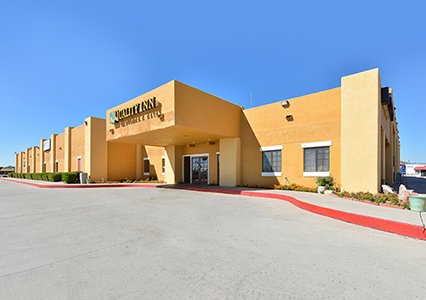 Pet Friendly Clarion Pointe Winslow I-40 in Winslow, Arizona