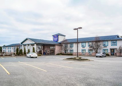 Pet Friendly Sleep Inn in Bracebridge, Ontario