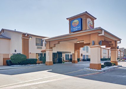 Pet Friendly Quality Inn Forest Hill in Forest Hill, Texas