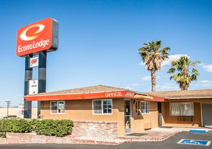 Pet Friendly Econo Lodge On Historic Route 66 in Barstow, California