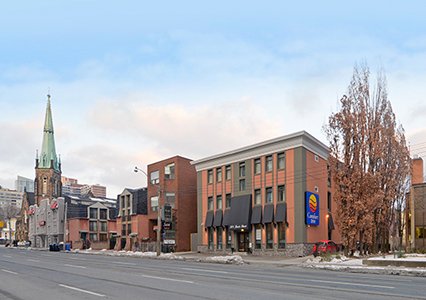 Pet Friendly Comfort Inn City Centre in Toronto, Ontario