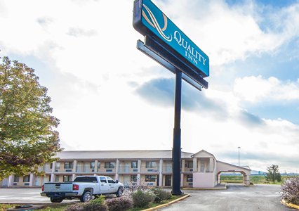 Pet Friendly Econo Lodge in Grayson, Kentucky