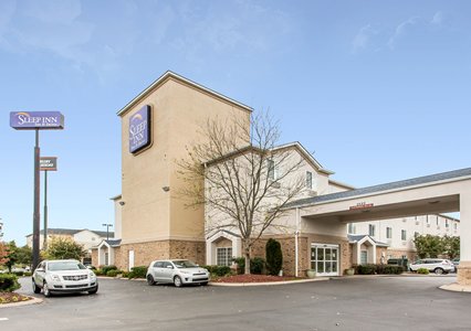 Pet Friendly Sleep Inn & Suites in Smyrna, Tennessee